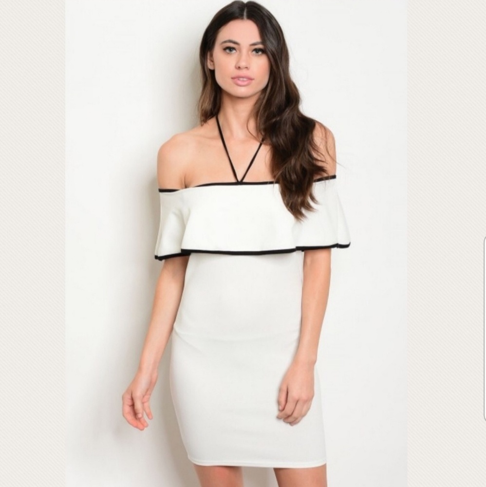 Off The Shoulder Ruffle Dress - Picture 3 of 3